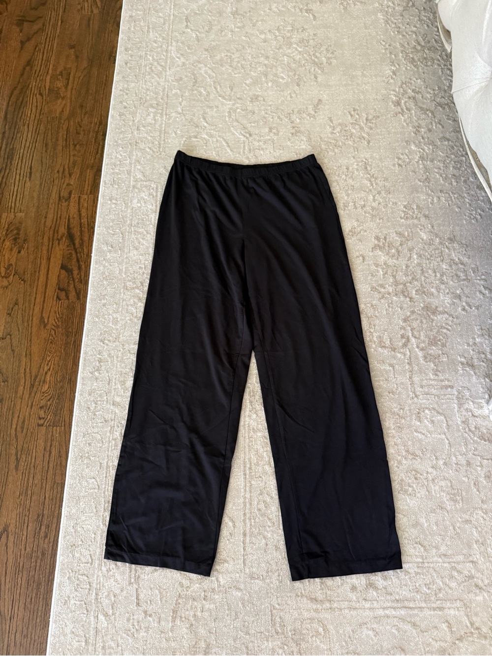 Women's Halston black wide leg pull on casual pants Size Medium